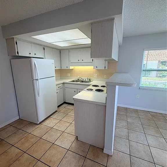 6050 Chesham Dr #5 — Photo 4