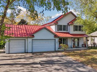 1128 Creekside Cir, Stillwater, MN 55082