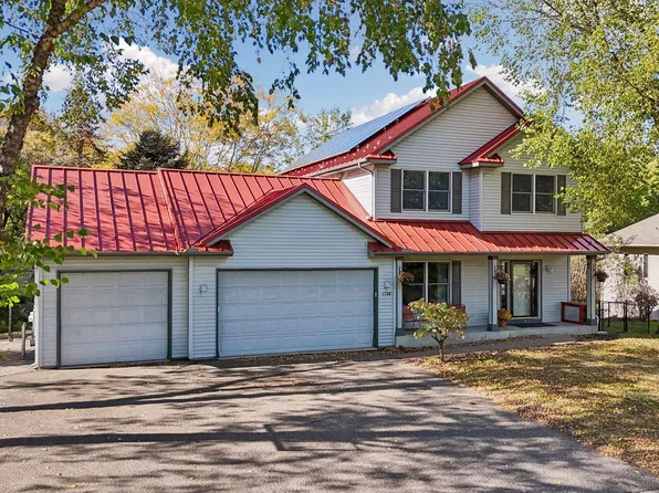 1128 Creekside Cir, Stillwater, MN 55082