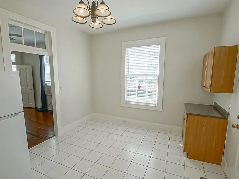 2415 Chippewa St — Photo 13