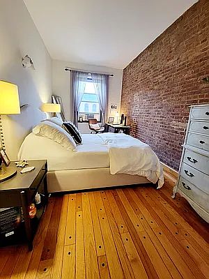 2nd image of 44 W 74th St #4E