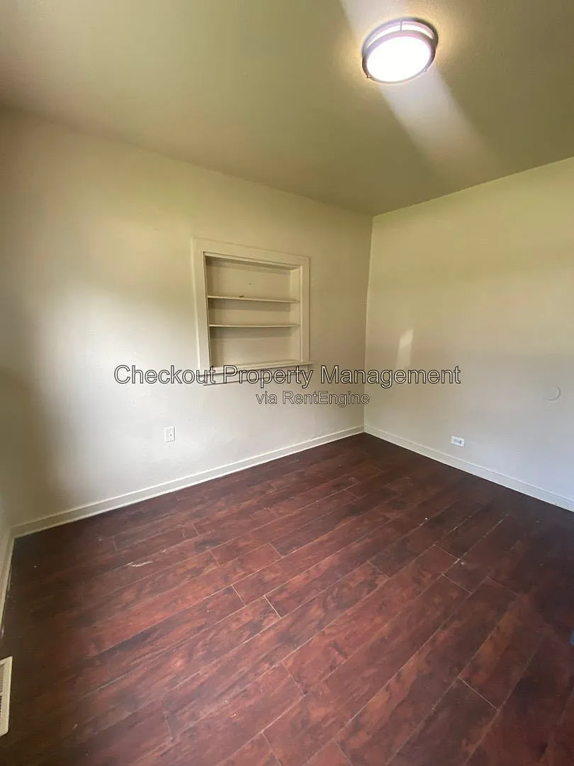 3 bed, 2.0 bath, 850 sqft, $1,295 — Photo 4