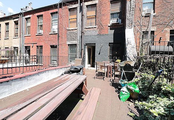 2nd image of 130 W 74th St APT 3B