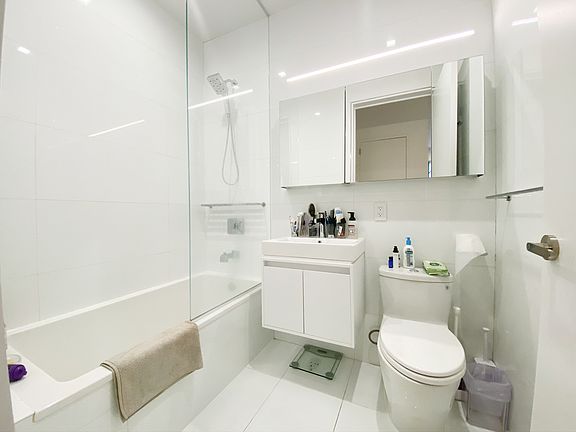 4th image of 5 Greene Ave #1R
