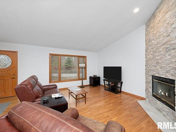 5th image of 1855 Wagon Wheel Ln