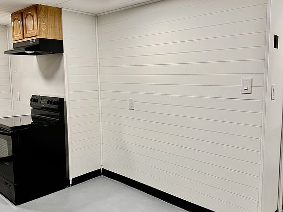 3rd image of 720 18th Ave APT 3