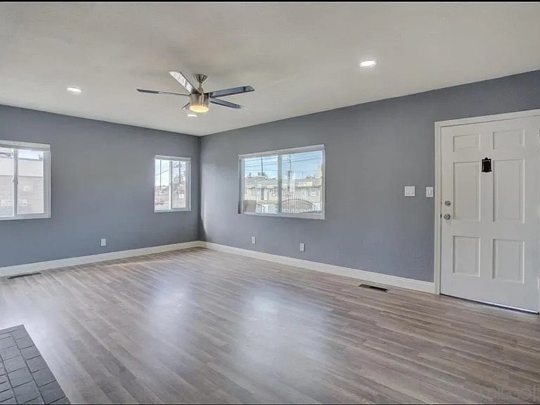 9425 Apple St — Photo 15