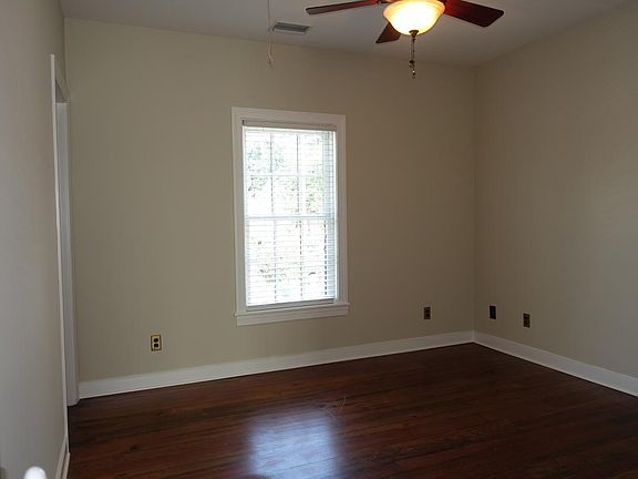 5th image of 119 W Liberty Ln