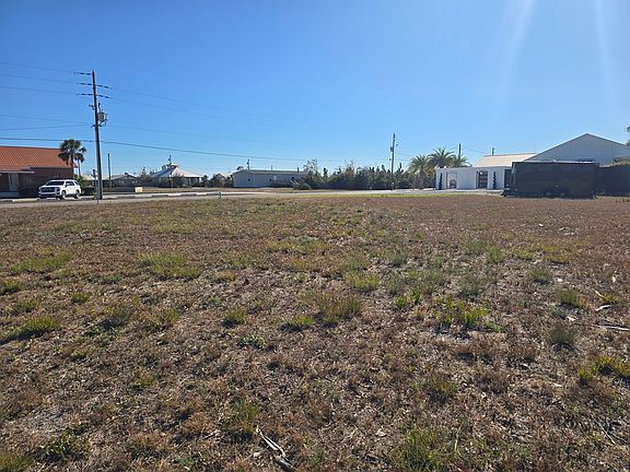 4th image of 425 California Dr
