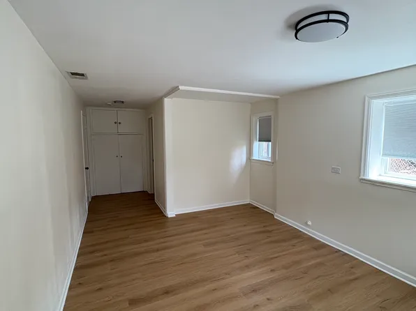 1906 Home Ave, Berwyn, IL 60402