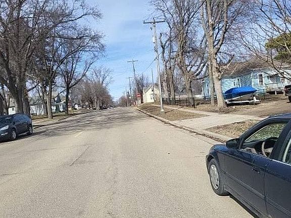 5th image of 513 11th St SW