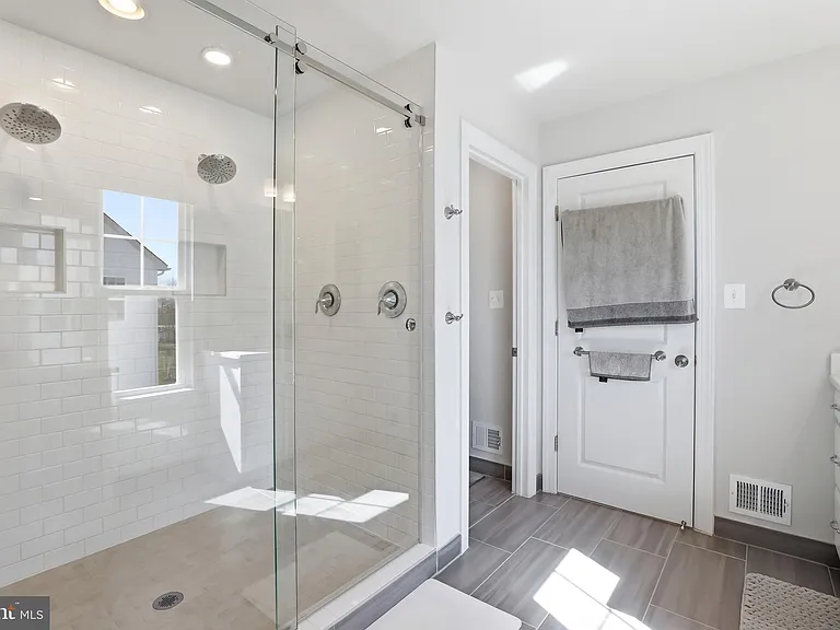 6702 Savannah Dr — Photo 42