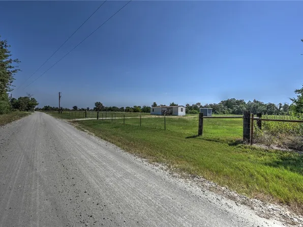 10854 Winn Rd, Franklin, TX 77856