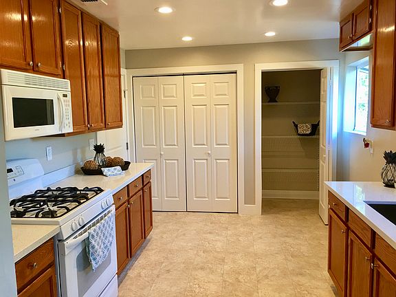 3rd image of 3732 Natoma Way