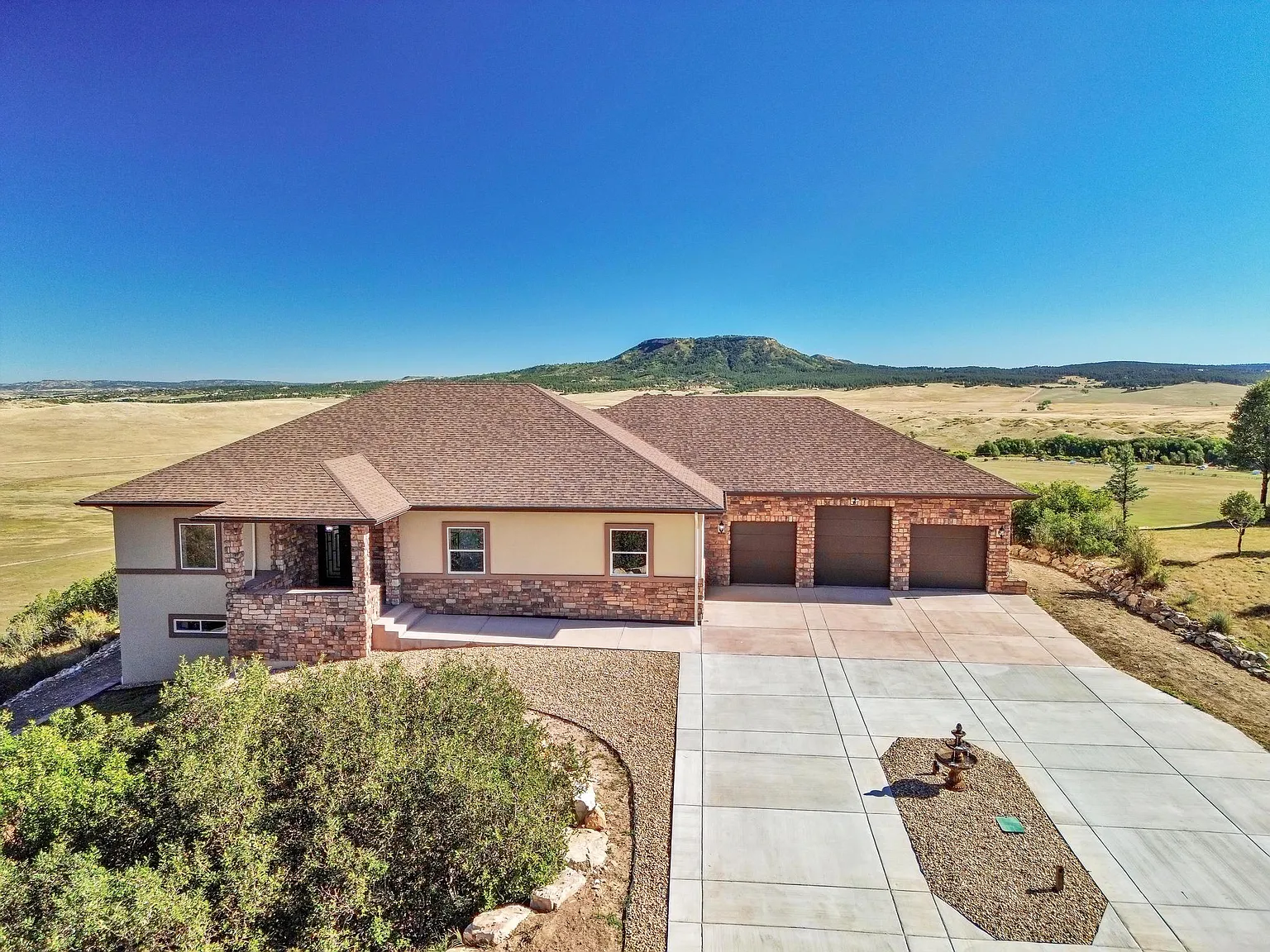 4 bed, 6486 sqft, $5,500 — Photo 4