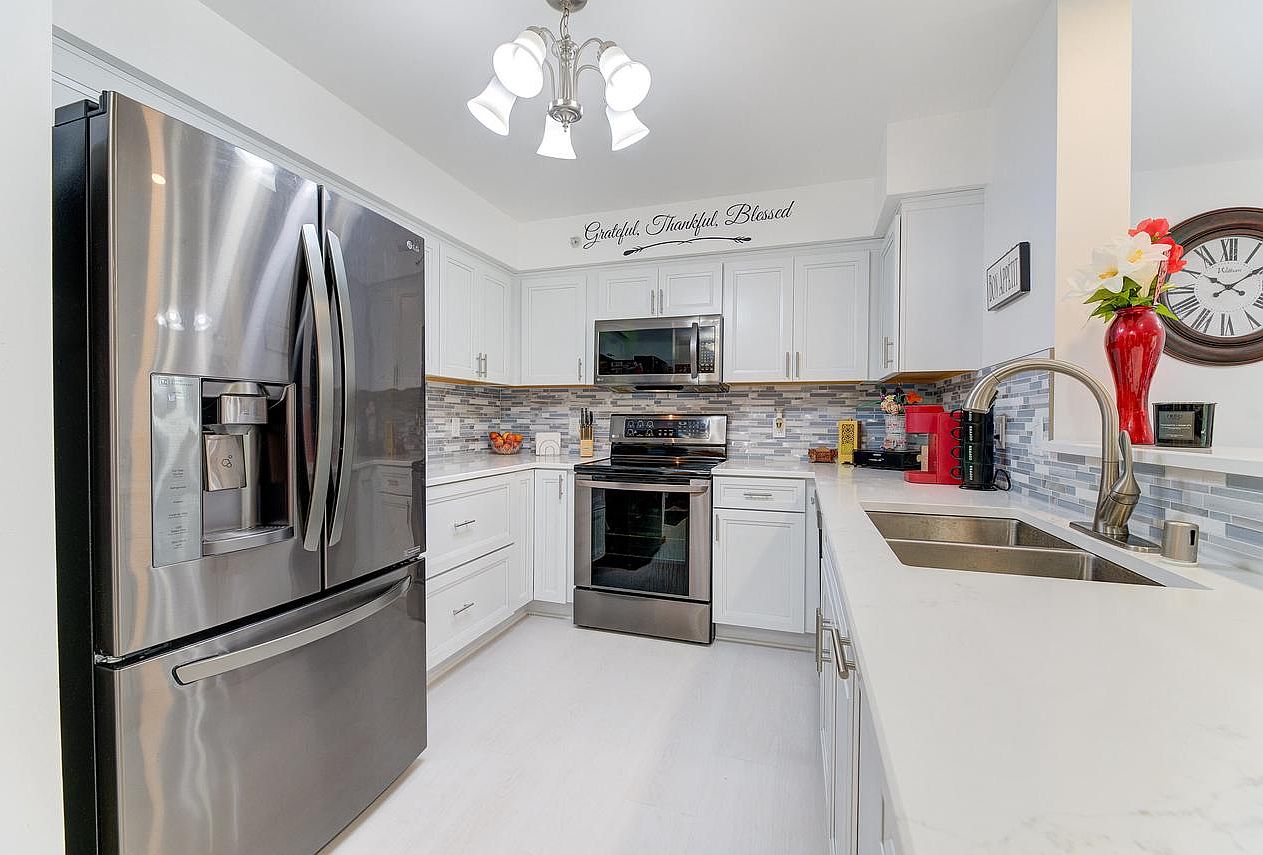 520 Windstone DRIVE UNIT 201, Hartland, WI 53029 Zillow