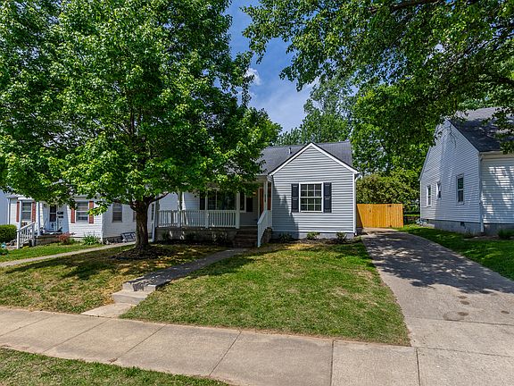 3rd image of 829 Marcellus Dr