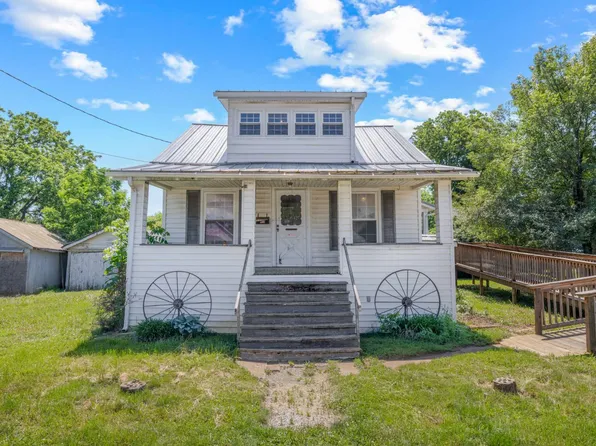 556 Sherwood Ave, Waynesboro, VA 22980