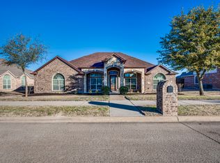 1017 Regal Bluff Ln, Desoto, TX 75115