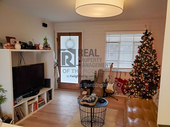5th image of 1705 Remington St APT 3