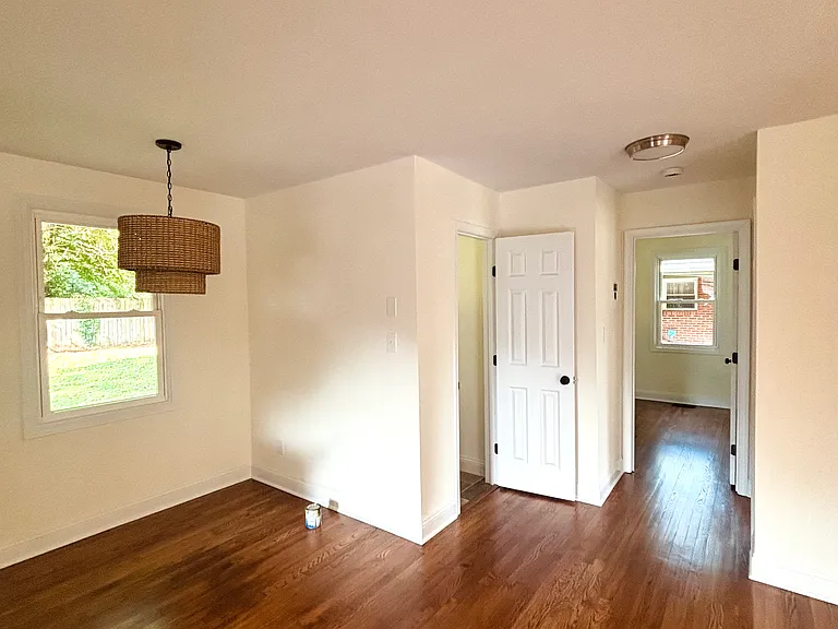 2721 Ravencroft Dr — Photo 4