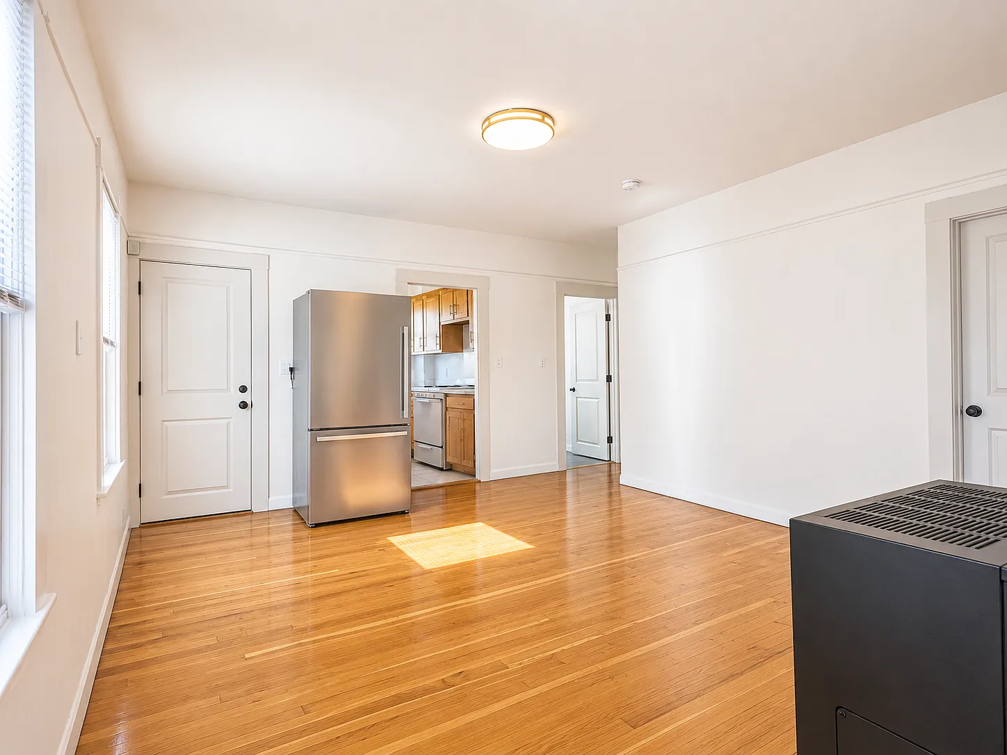 3 bed, 1100 sqft, $1,850 — Photo 3