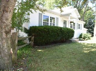 953 Hickory Hill Dr, Green Bay, WI 54304