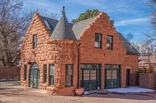 102 W Orman Ave