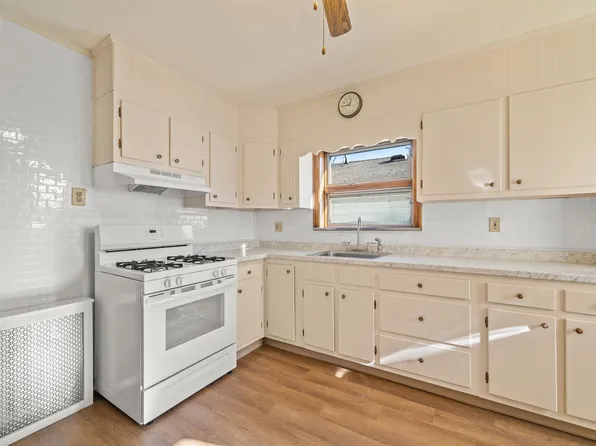 72 West 33rd Street image 8 of 12