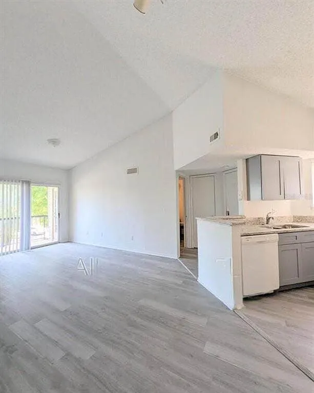 2 bed, 2.0 bath, 864 sqft, $1,500 — Photo 2