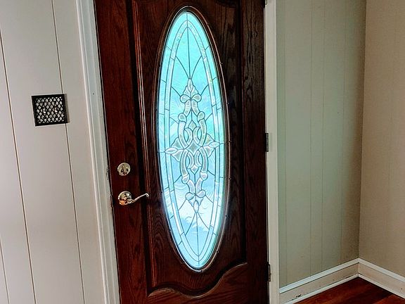 4th image of 137 Venna Ave
