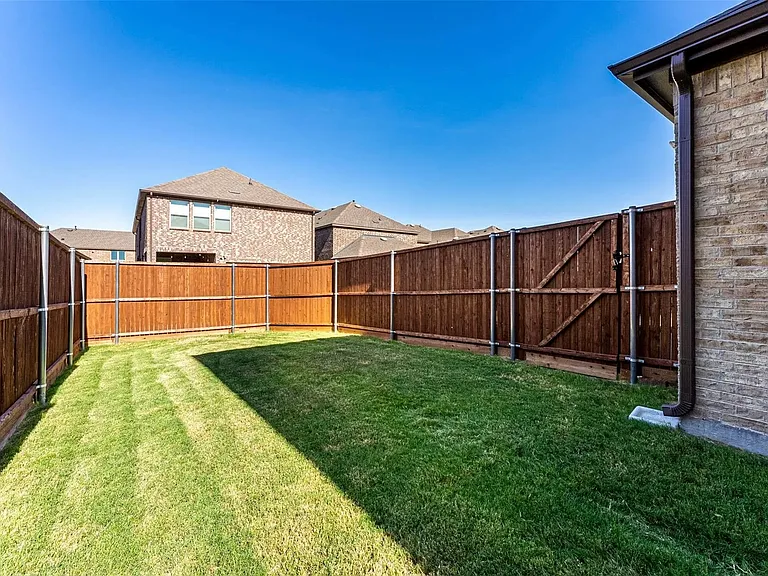2708 Franklin Dr — Photo 20
