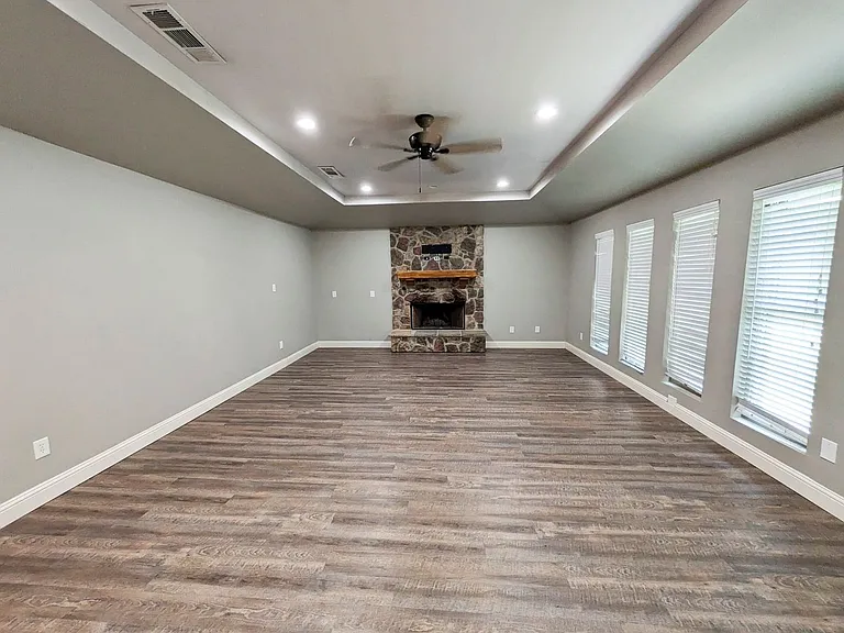 13060 Larch Ln — Photo 5
