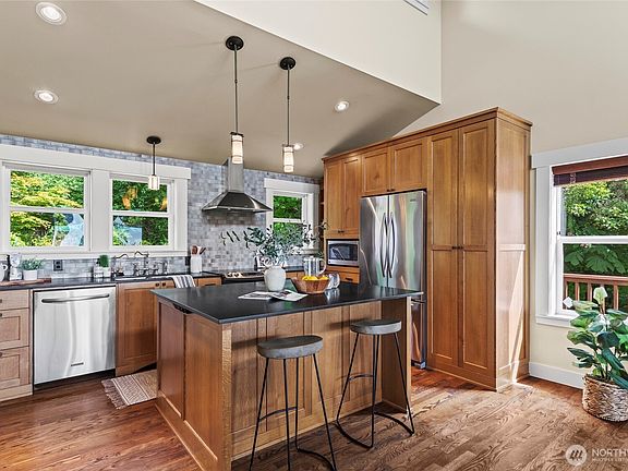 5th image of 1533 S Sunset Drive