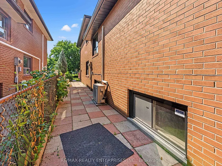 2348 Denise Rd #UPPER — Photo 47