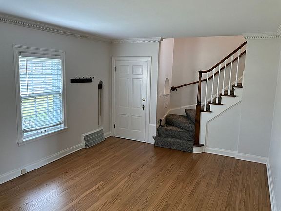 5th image of 6004 W Wells St