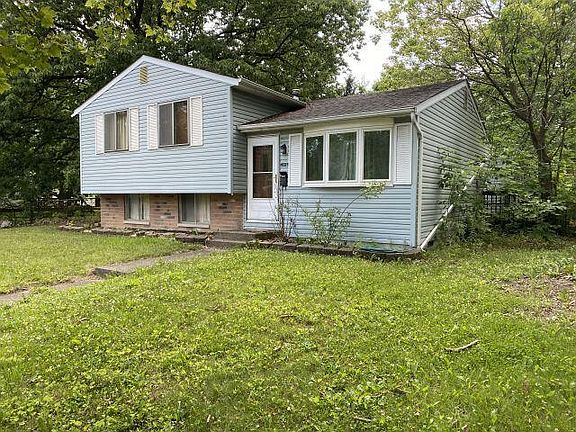 2nd image of 6023 Silverwood St