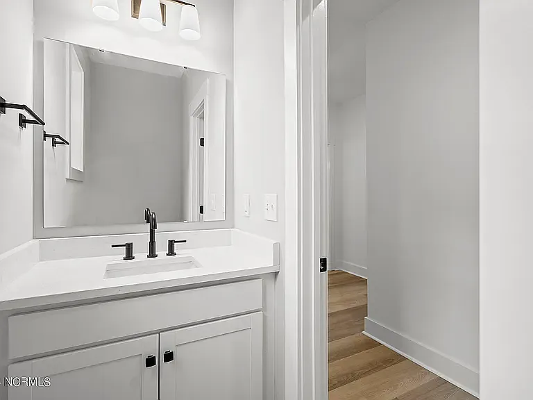 3206 Belmont Cir — Photo 29