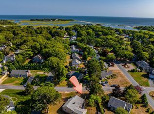 37 4th Ave, West Hyannisport, MA 02672