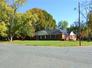 1001 Wimbledon Rd, Charlotte, NC 28209