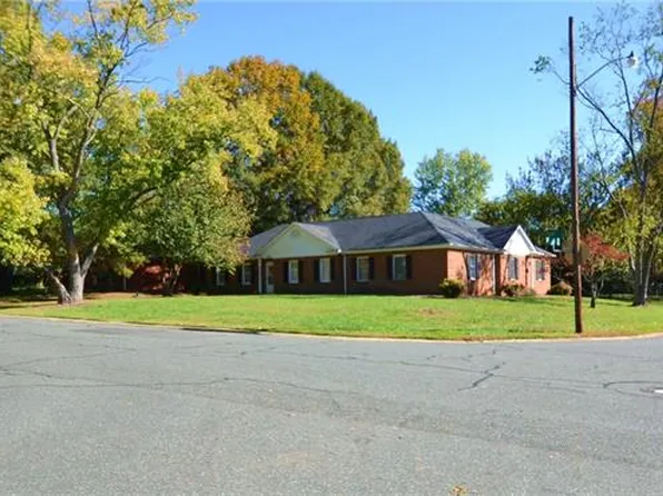 1001 Wimbledon Rd, Charlotte, NC 28209