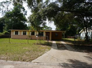 10534 Fairlane Dr, Jacksonville, FL 32218