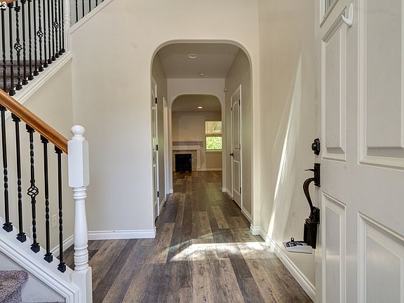 4th image of 3616 SE 189th Ave