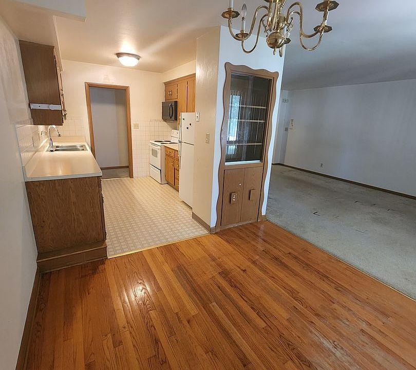 13200 W Bluemound Road 8 Family 13200 W Bluemound Rd Elm Grove WI