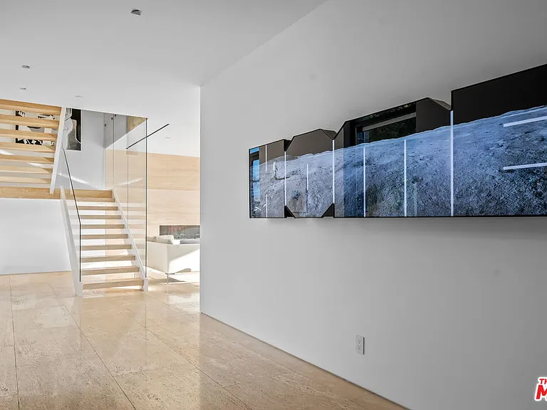 623 Alma Real Dr — Photo 12