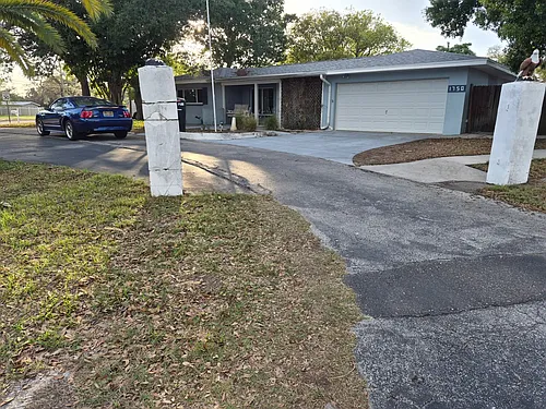 1750 Druid Rd E Photo 1