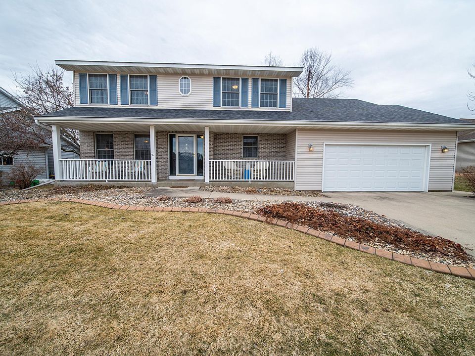 1st image of 1002 Yorkshire Ln NW