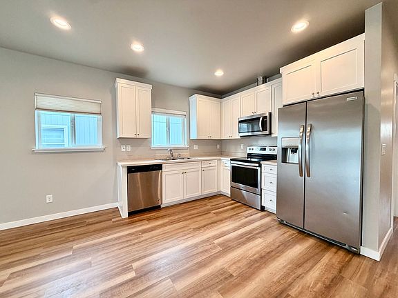 4th image of 16439 Bassett Dr