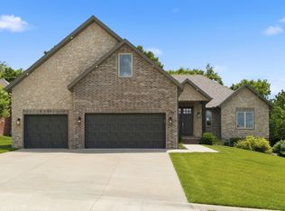 352 W Monarchwood Drive, Nixa, MO 65714