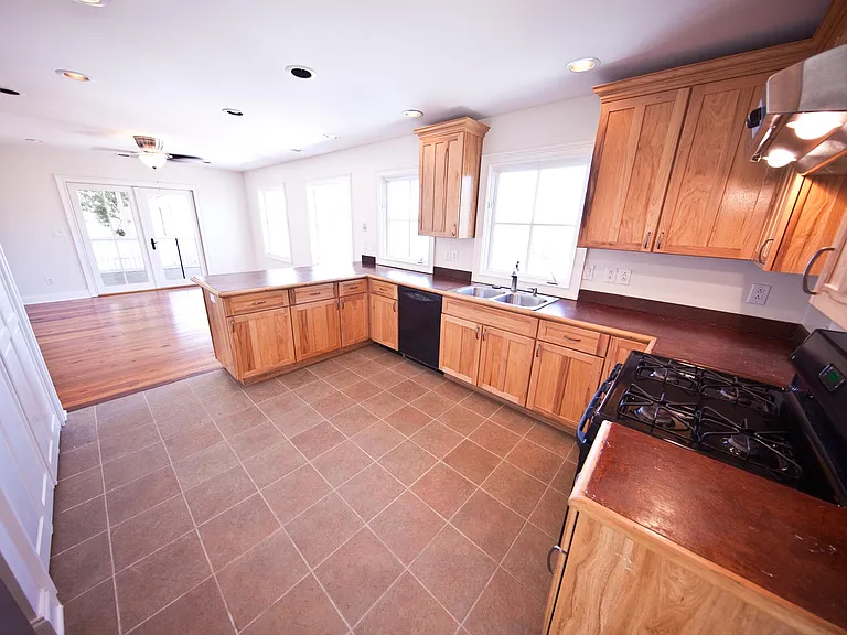 2022 Wappoo Hall Rd #2A — Photo 5